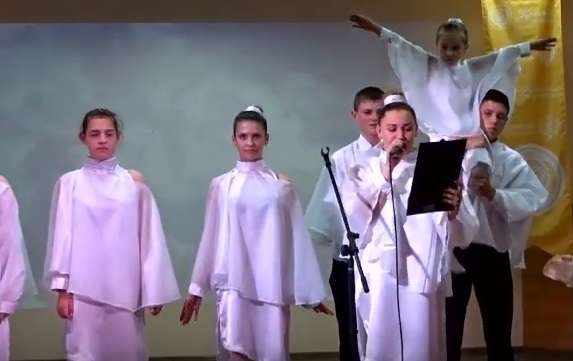 Аист на крыше песня